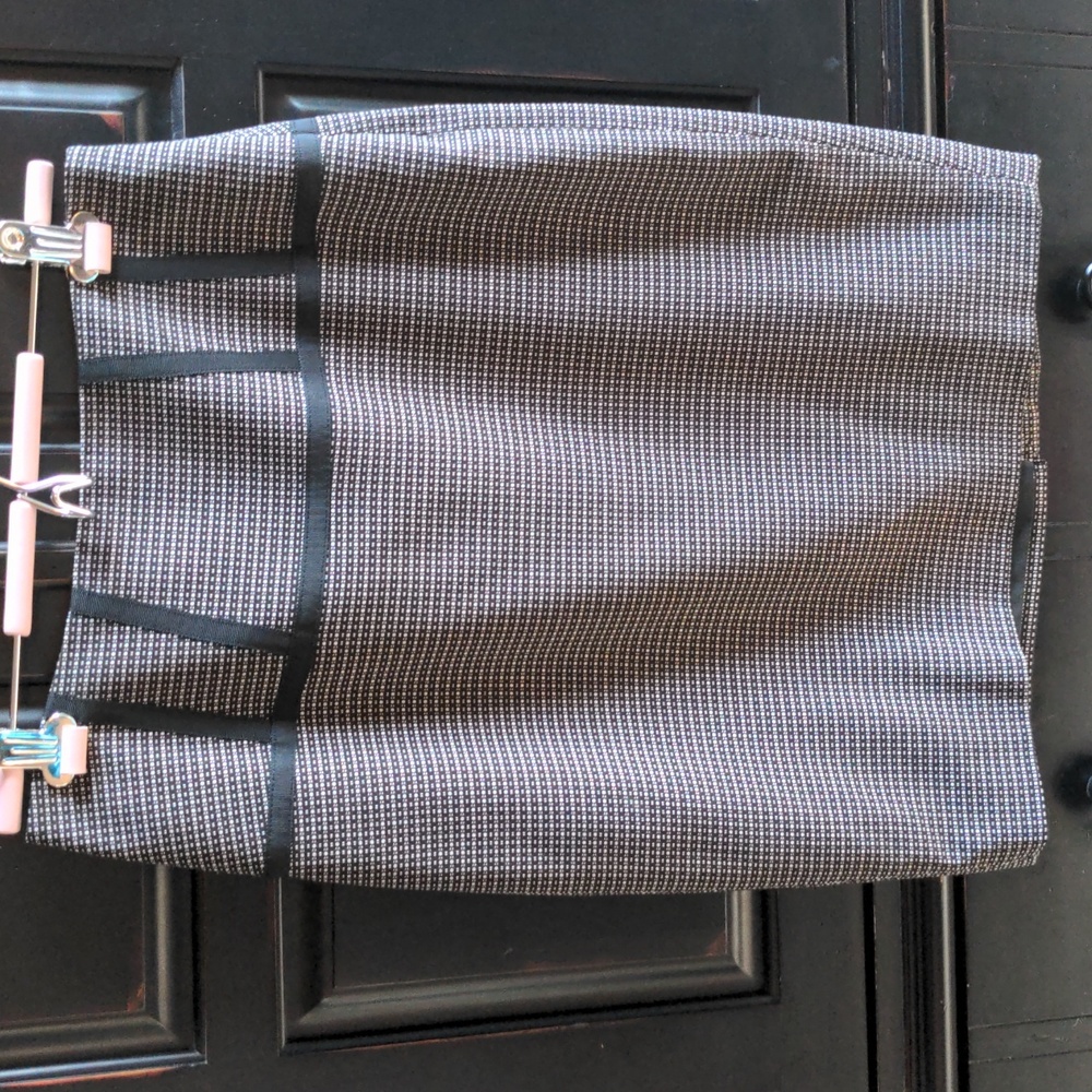The Limited Pencil Skirt, 4